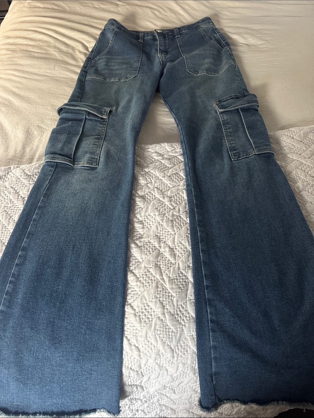 High-Rise Women's Cargo Flare Jeans in Washed Blue
